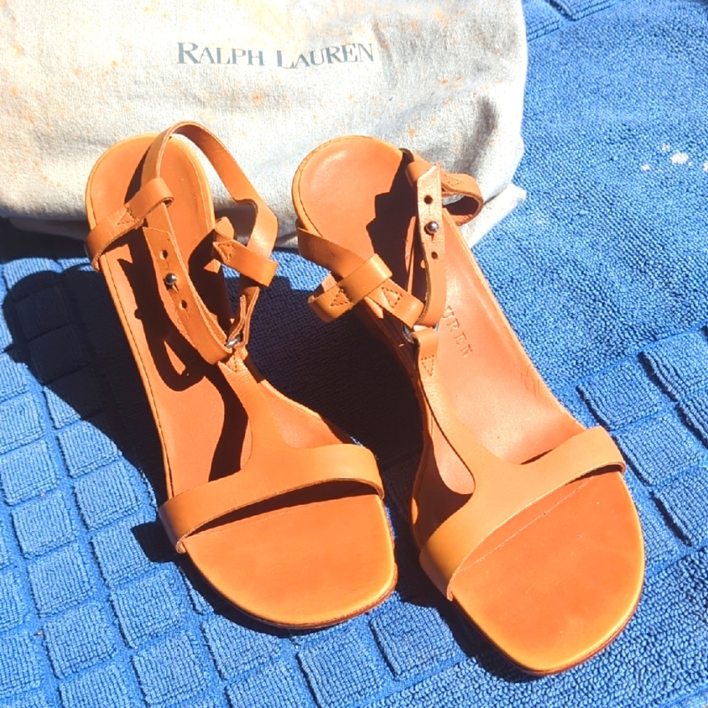 Ralph Lauren (Made in Italy) Size 7.5 Leather Shoes.